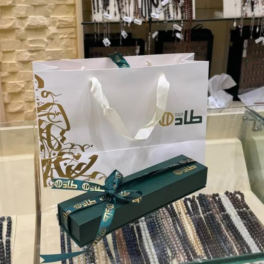 مسبحة-طاد-بتصميم-انيق-بلون-رمادي-مع-علبة-فاخرة-تعكس-الاناقة-والروحانية
