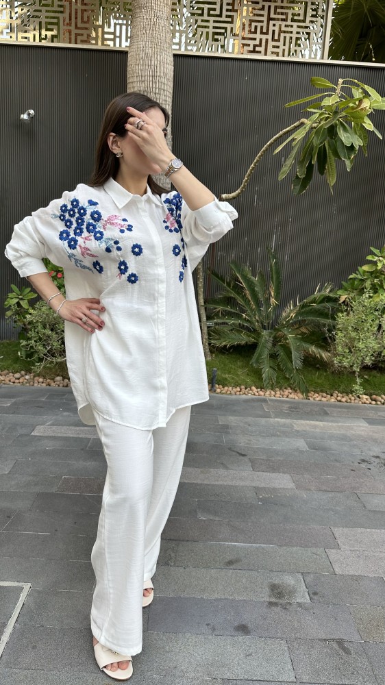 A two-piece set