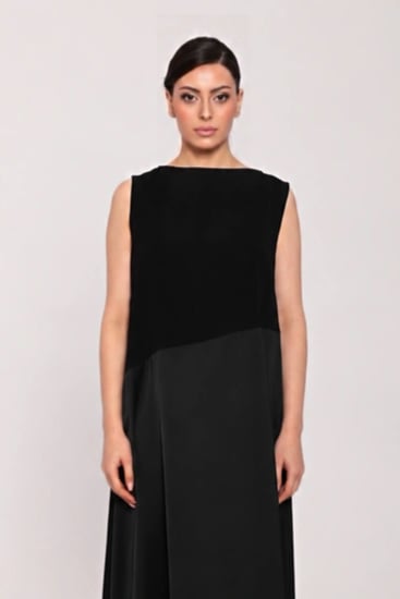 IN COMMAND — BLACK DRESS