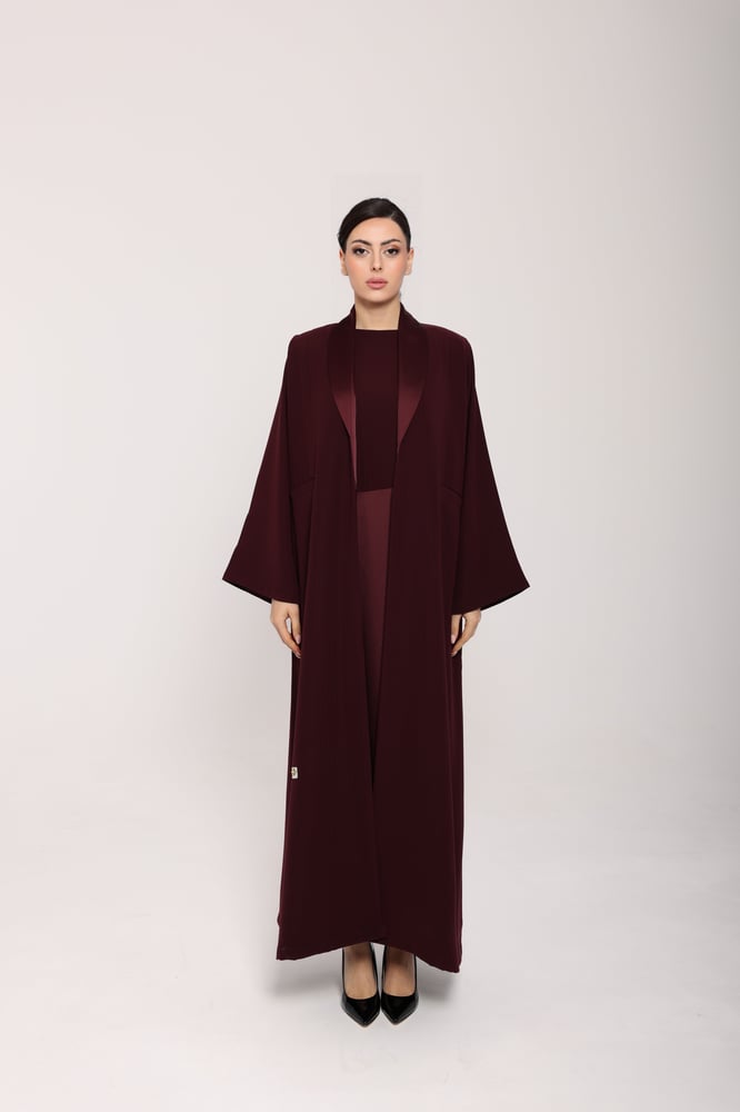 IN COMMAND — BURGUNDY