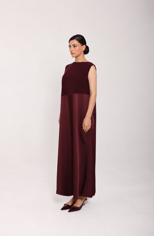 IN COMMAND — BURGUNDY DRESS