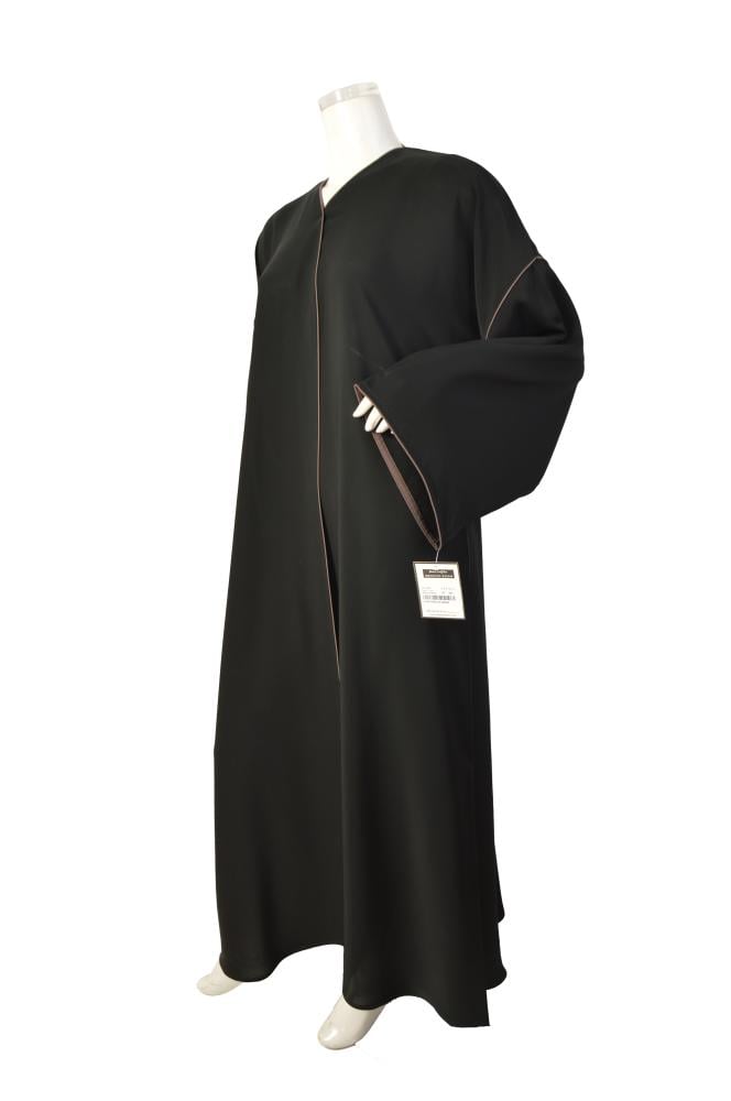 عباية نصف كلوش بقصة عصرية
