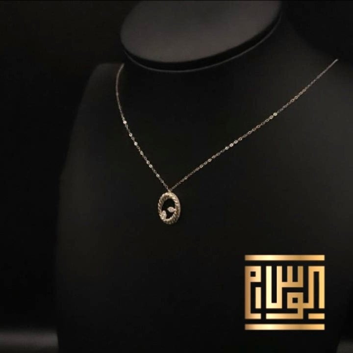 عقد ذهب عيار 18