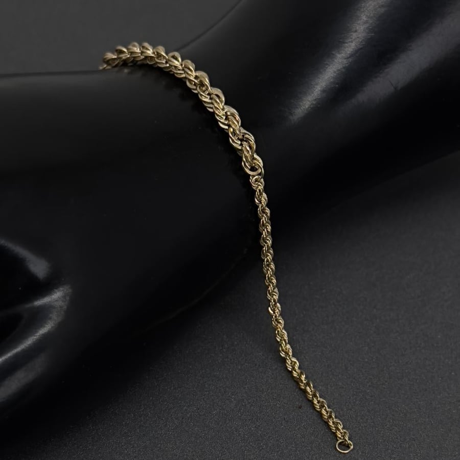 اسورة ذهب عيار 18