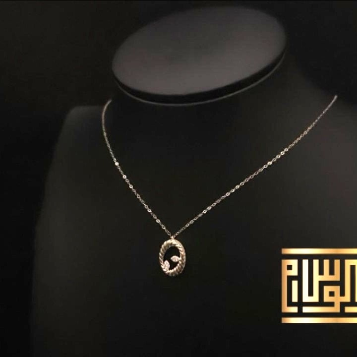 عقد ذهب عيار 18