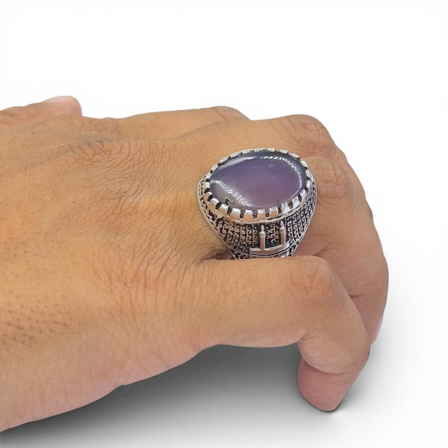 A purple agate ring with the Haramayn model