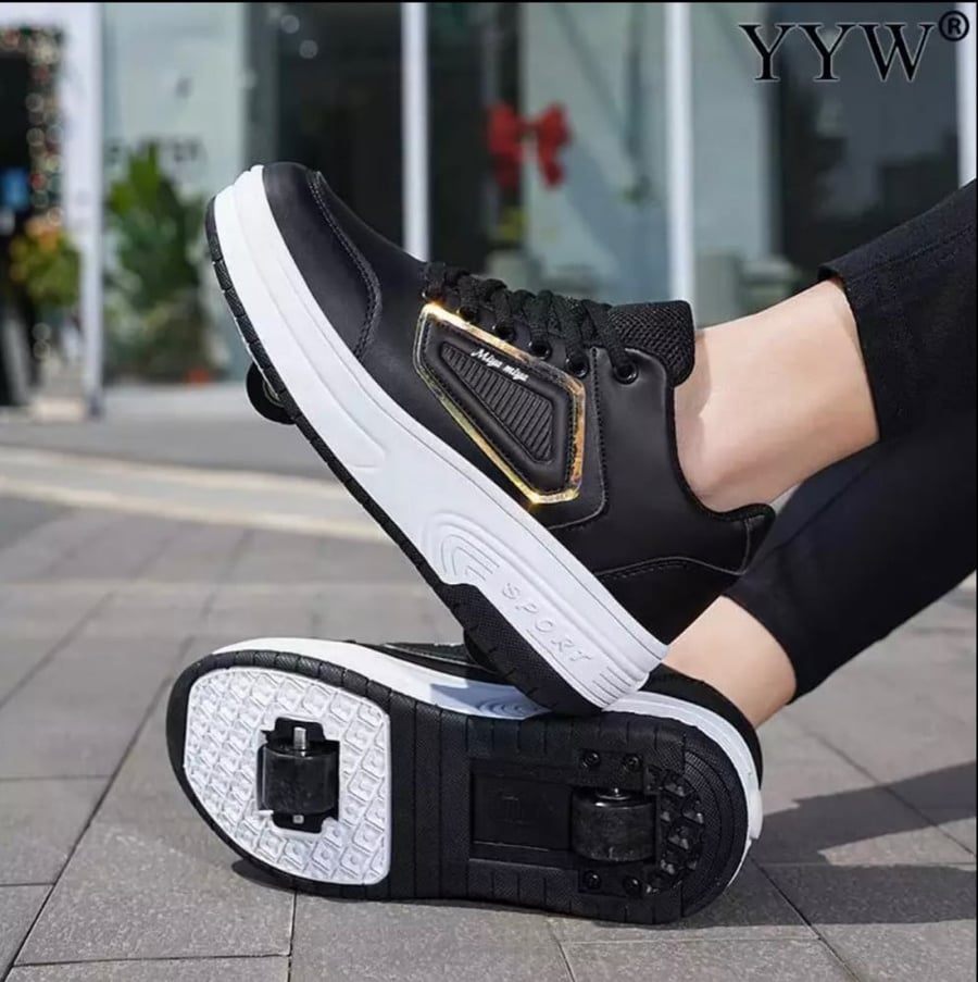 Skateboard with 2 wheels (front wheel detachable)