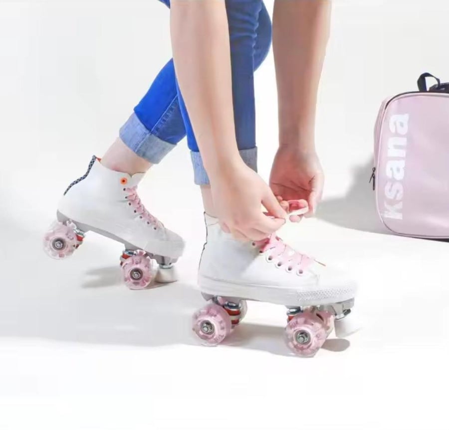 Skate roll كمية محدودة - Black 4 عجلات (جودة عالية) سكيت رول