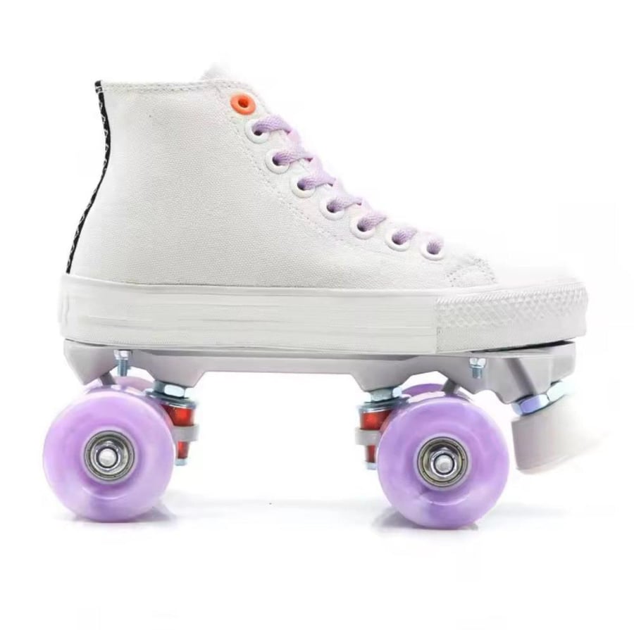 Skate roll كمية محدودة - white 4 عجلات (جودة عالية) سكيت رول