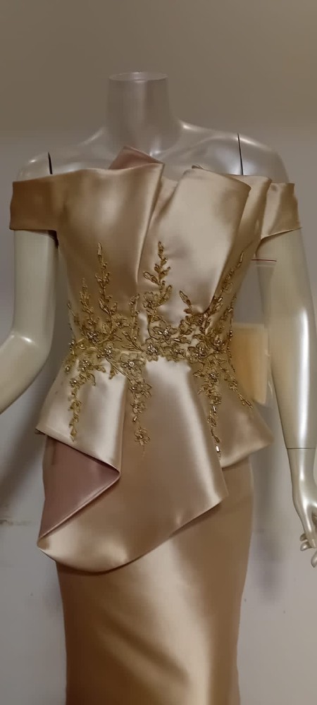Evening dress 135