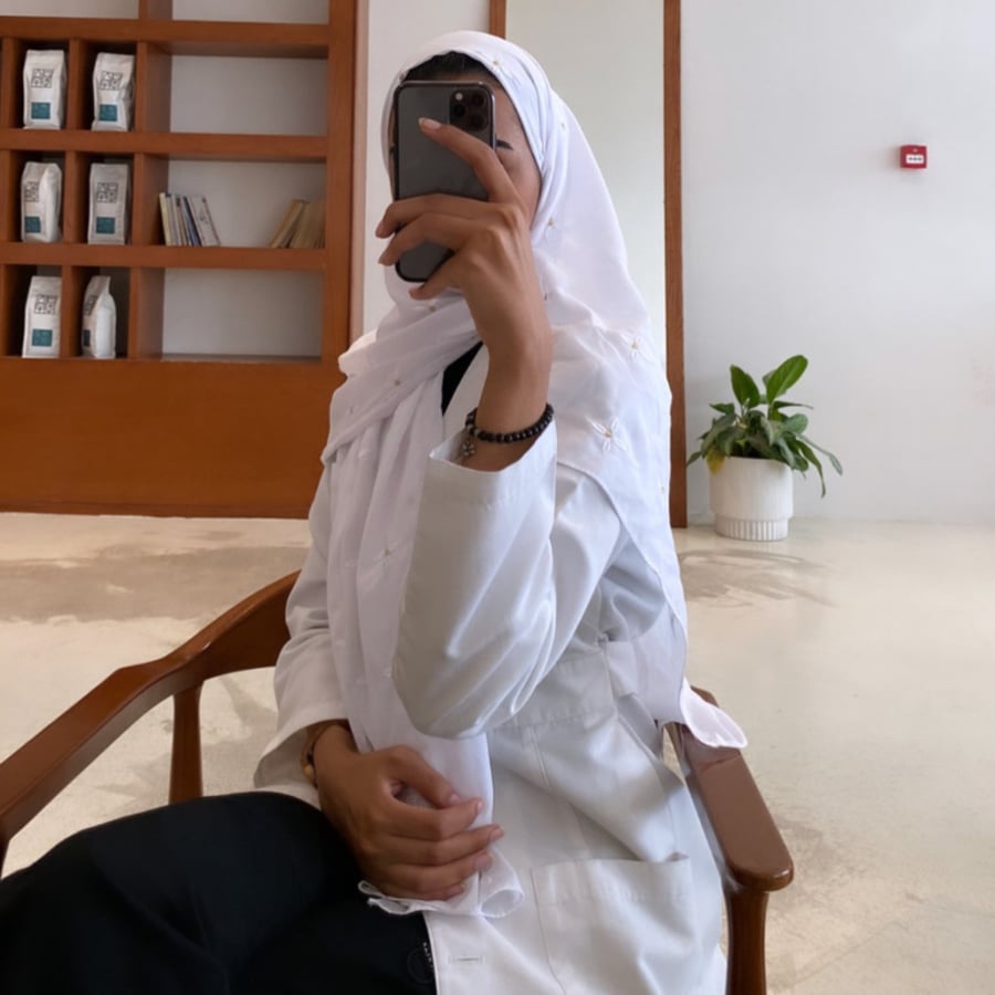 طرحة مطرزه “ابيض"
