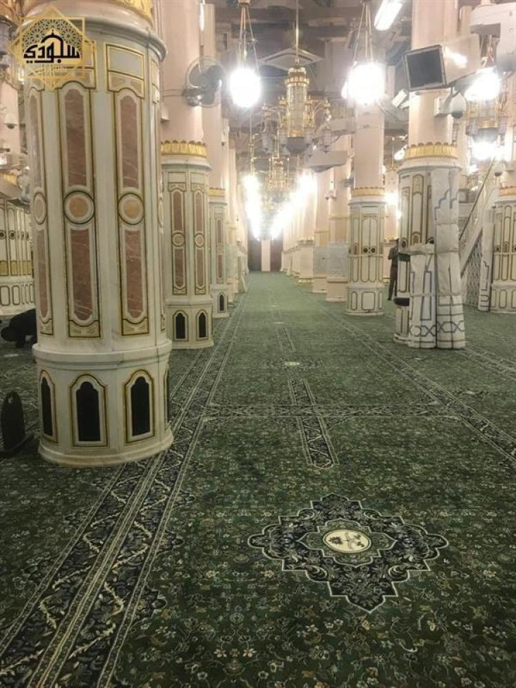 سجادة الروضة الشريفة عالية الجودة بتصميم مستوحى من الروضة الشريفة