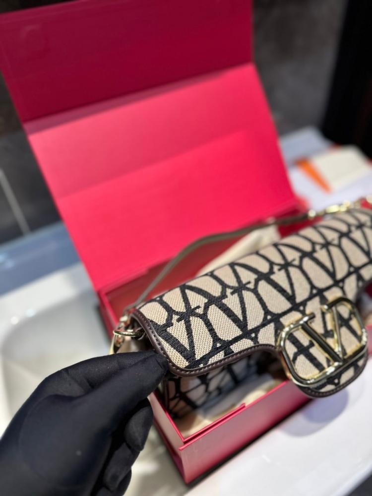 Valentino-435|Wbox
