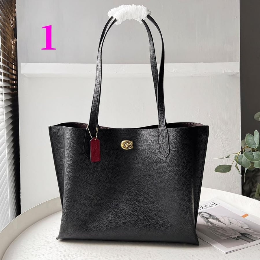 CoachW01-34.5x24.5x17.5