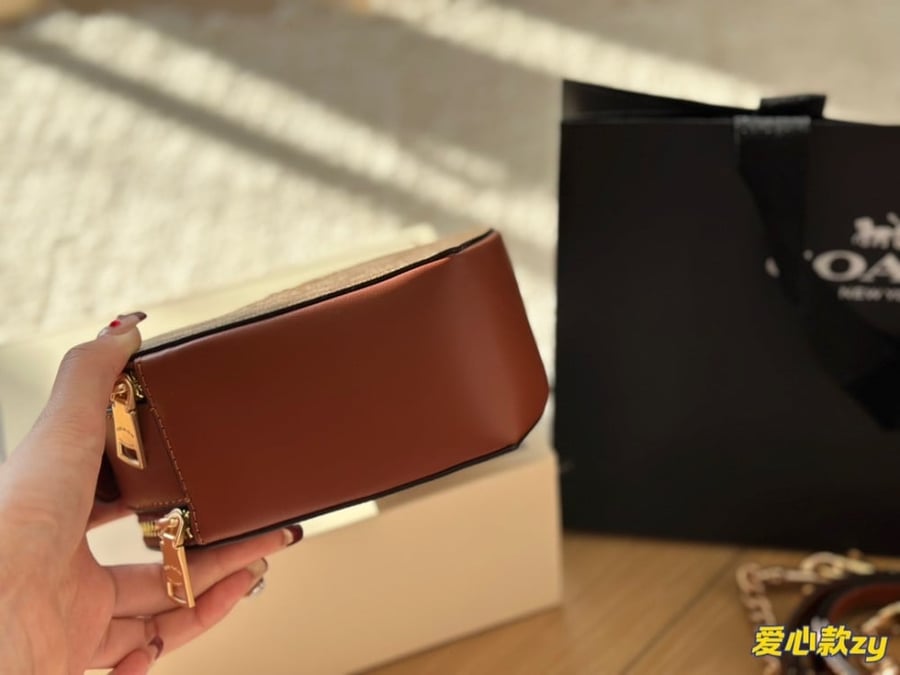 Coach heart bag|Wbox|18x14