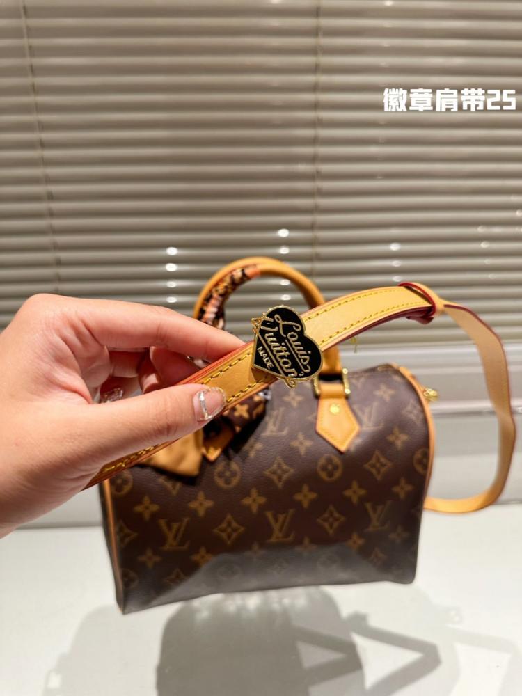 LvMonogram483|3Size