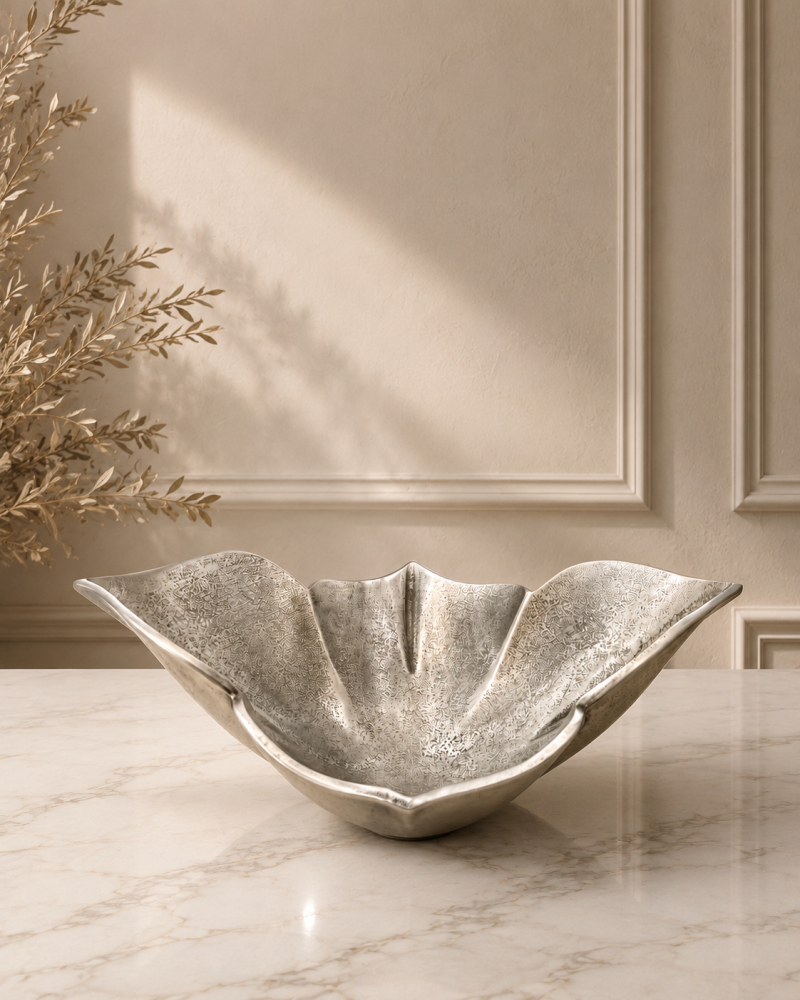 Luxury serving bowl with a smooth artistic design