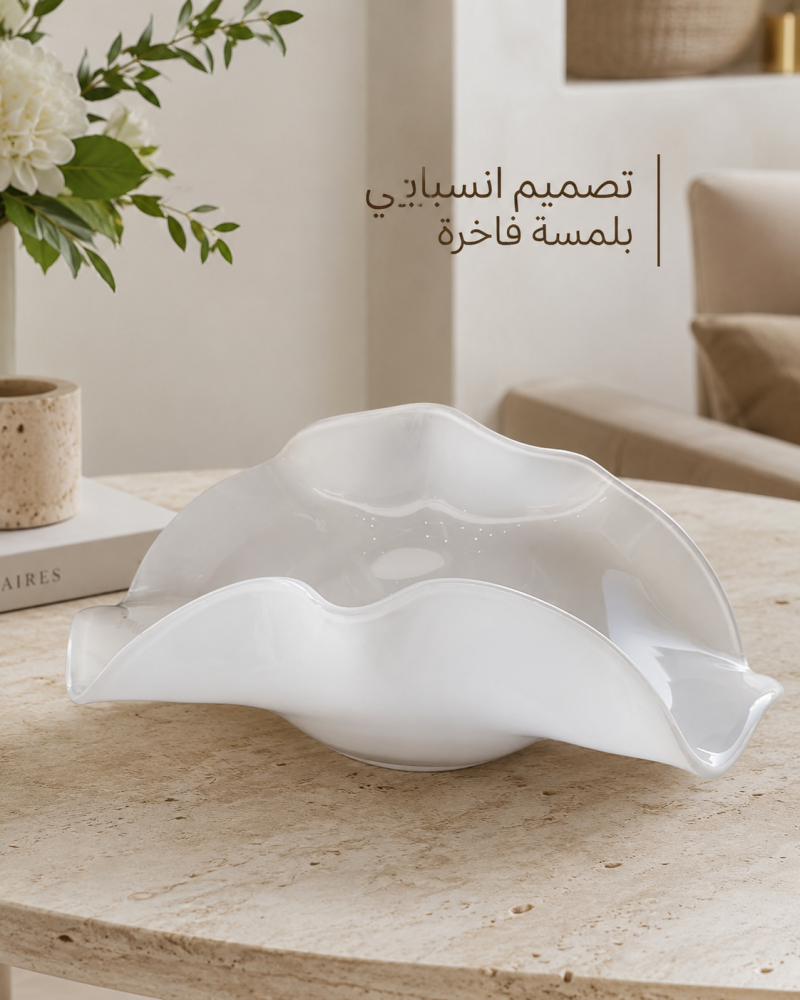 تقديمة زجاجية لبني