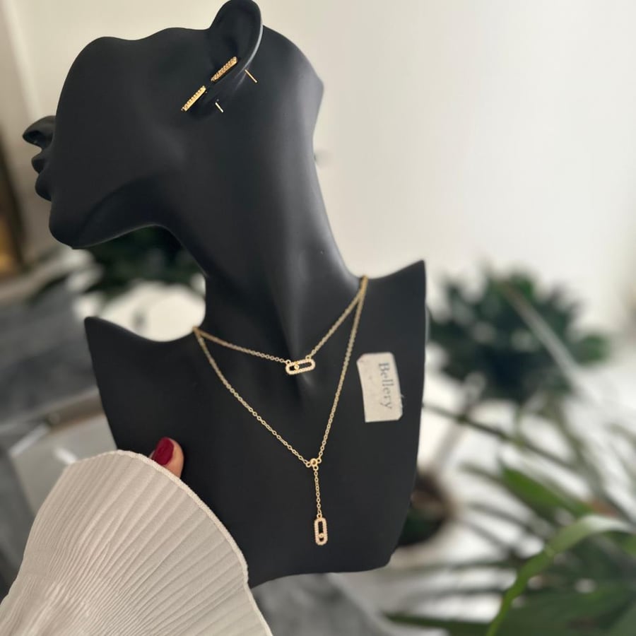 Gold chain with crystal and earring