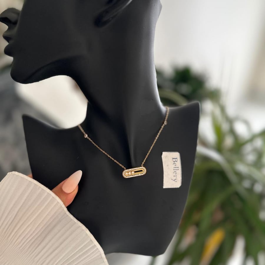 Gold necklace with crystal
