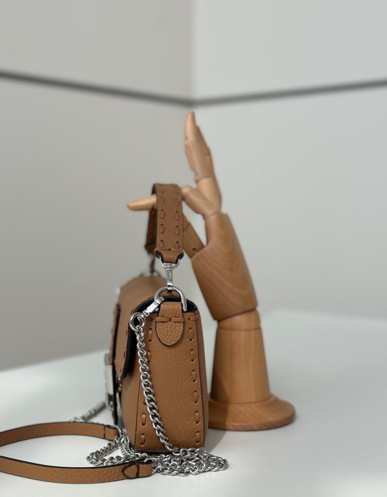 فندي مقاس 19.5cm