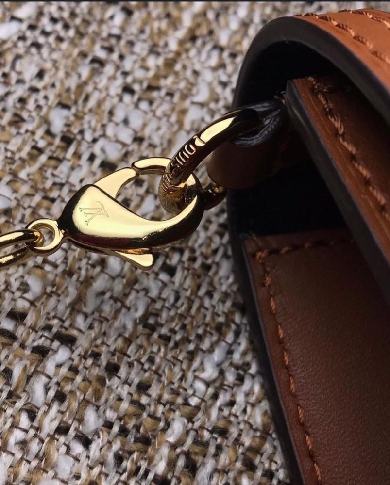 لويس فيتون Dauphine Chain