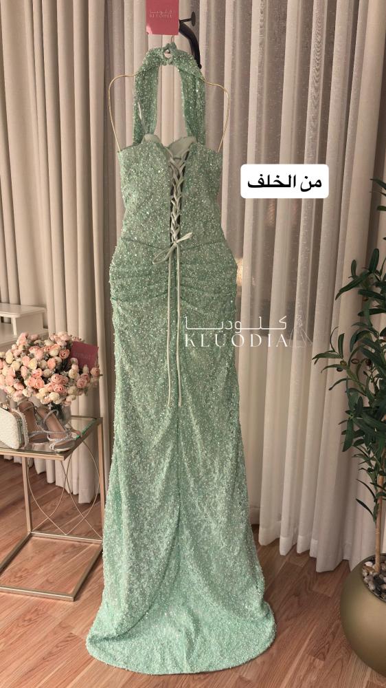 فستان سهرة مطرز