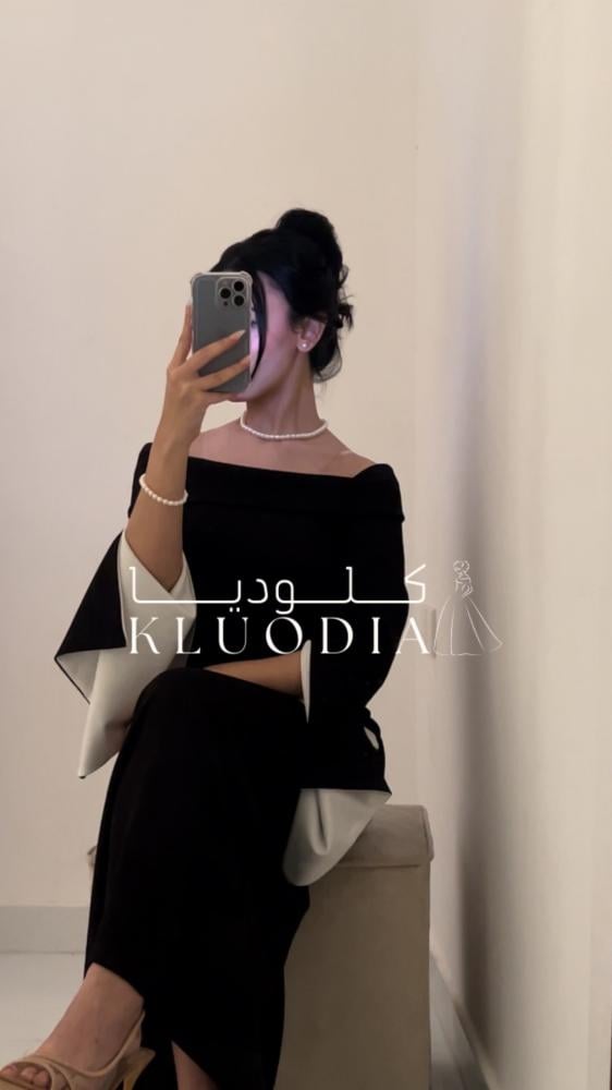 فستان أسود طويل