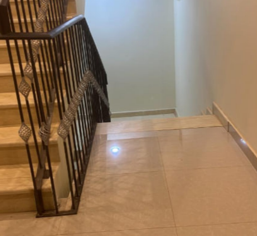 مسمار تثبيت حاجز  الامان لدرابزين الدرج   750m