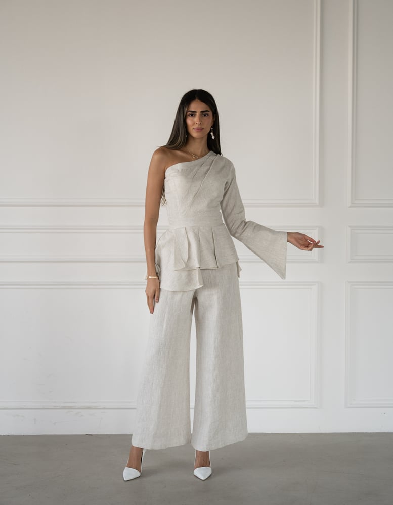 THE IVORY SET