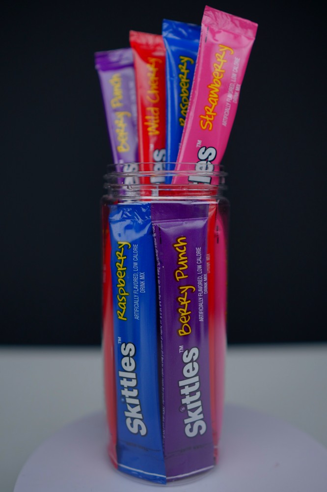 صندوق السكيتلز التوت البري 10 ظروف (Skittles)