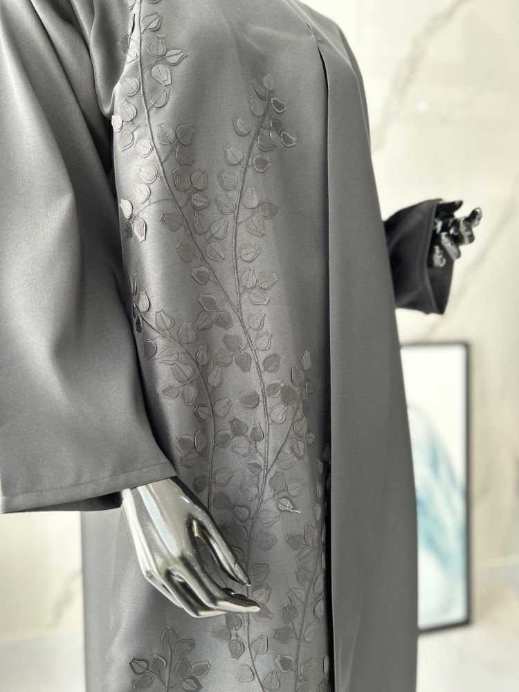 عبيّه ليزر أسود .