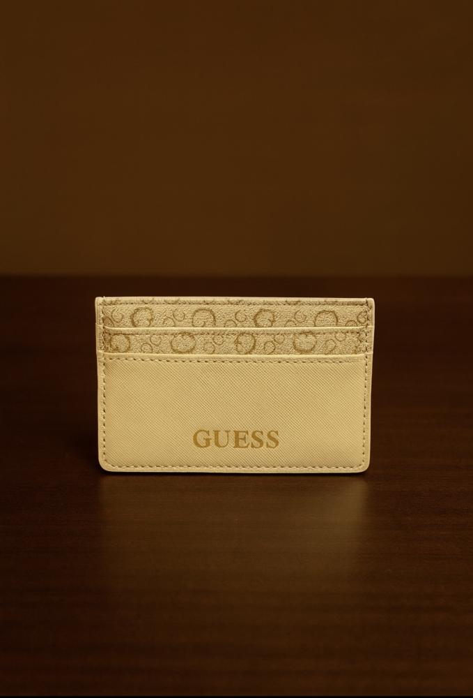 محفضة من Guess