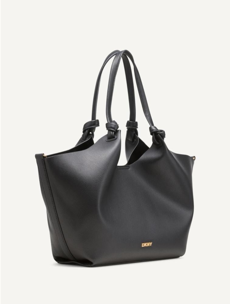 حقيبة من DKNY