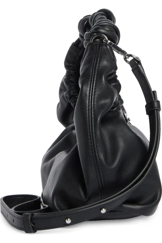 حقيبة من DKNY