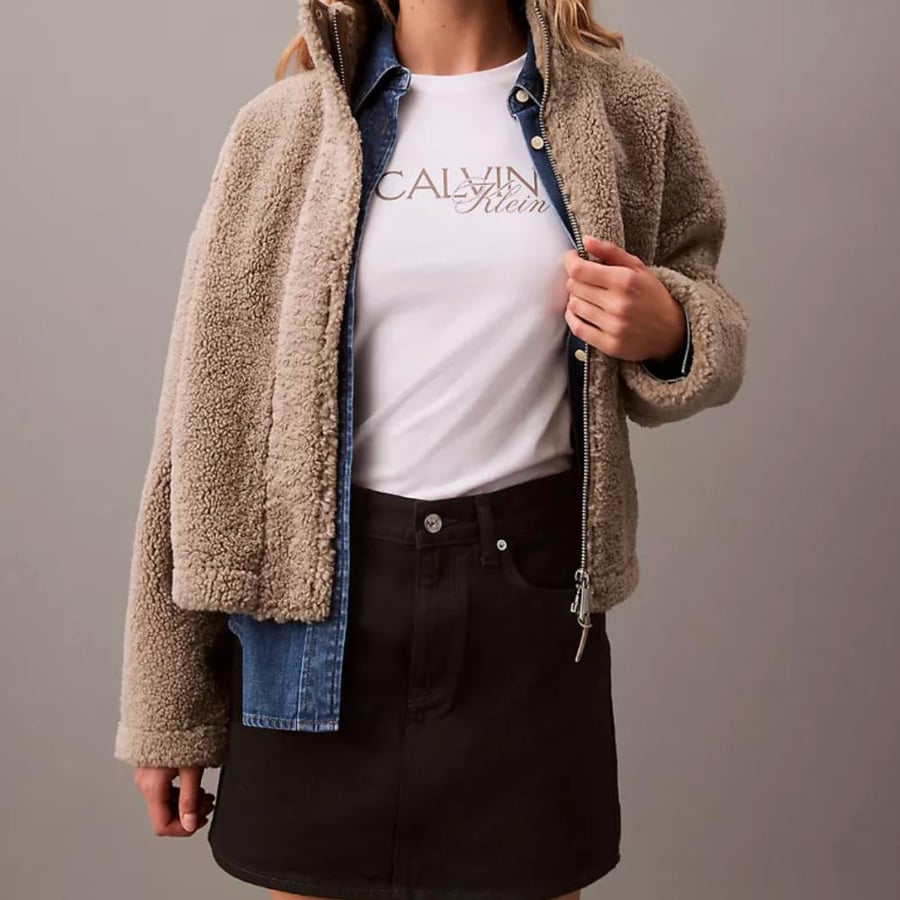 تشيرت من Calvin Klein