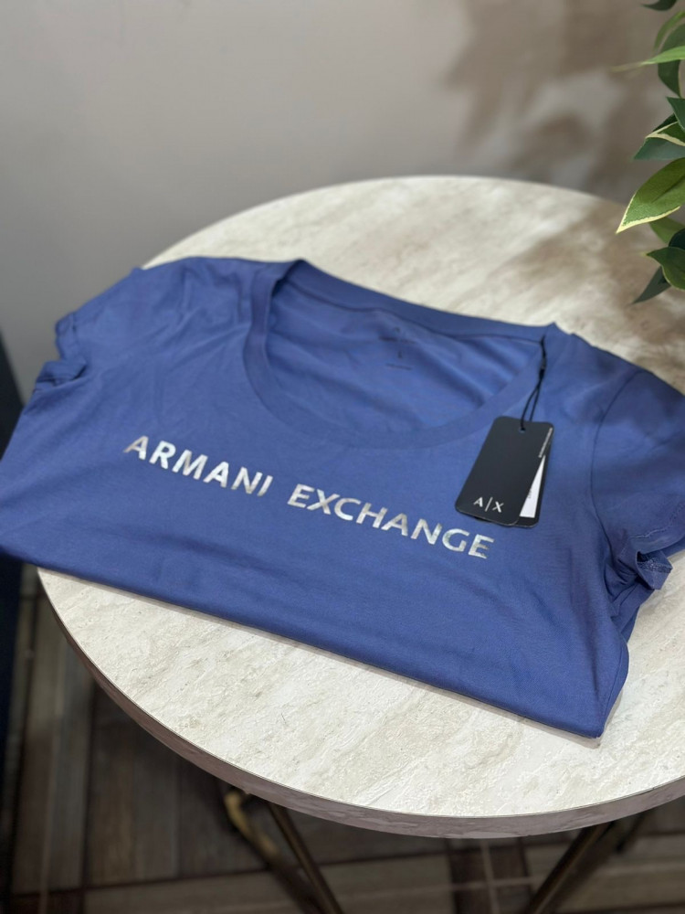 تي شيرت من ARMANI EXCHANGE