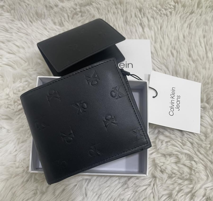 بوك رجالي من Calvin Klein