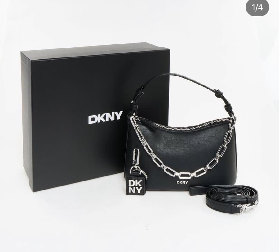 حقيبة من DKNY
