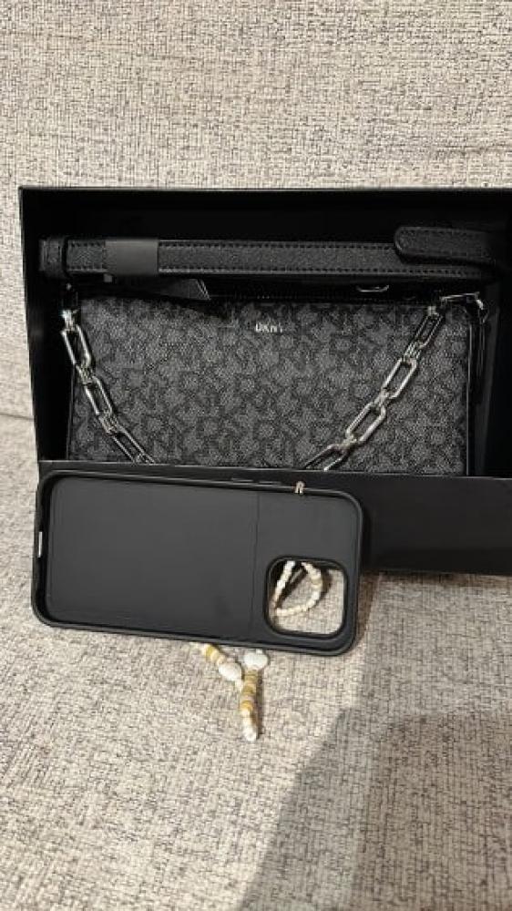 حقيبة من DKNY