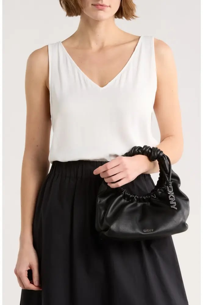 حقيبة من DKNY