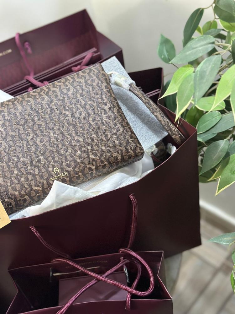 باوتش من Aigner