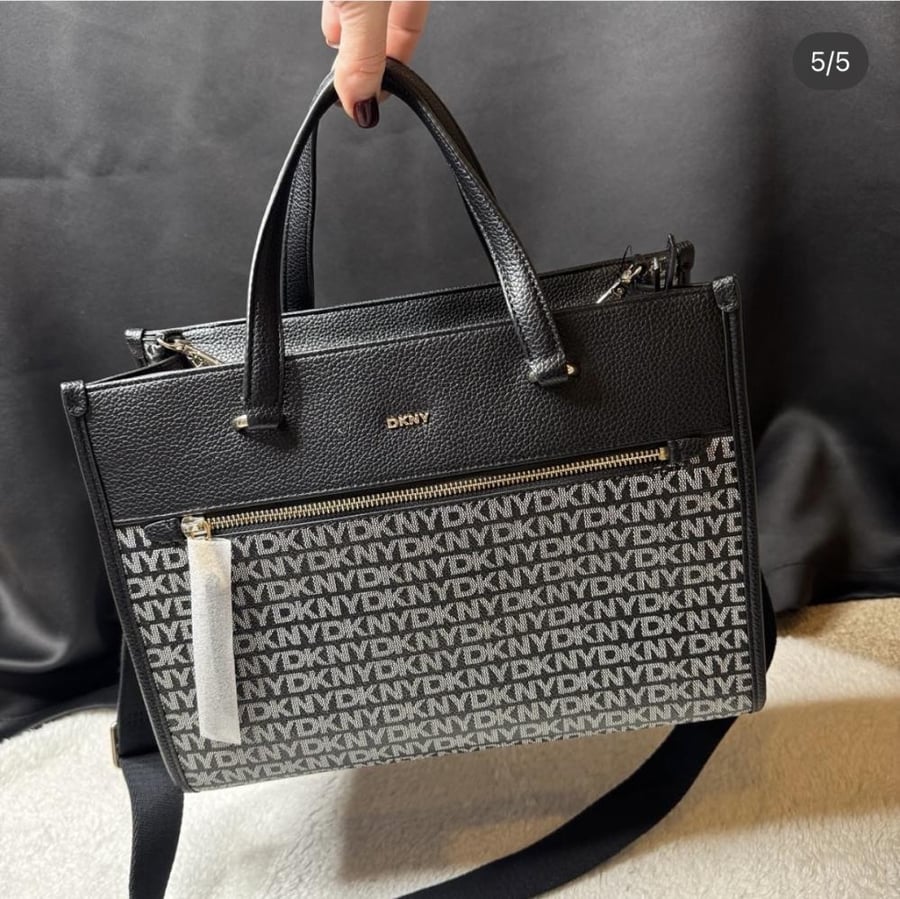 حقيبة من DKNY