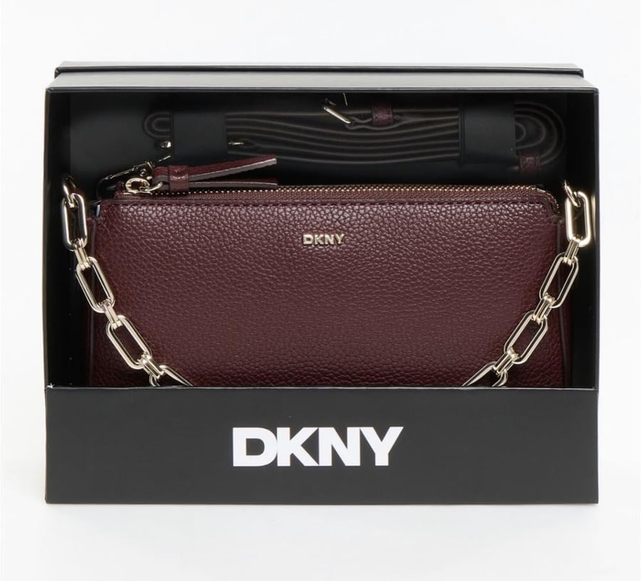 حقيبة من DKNY