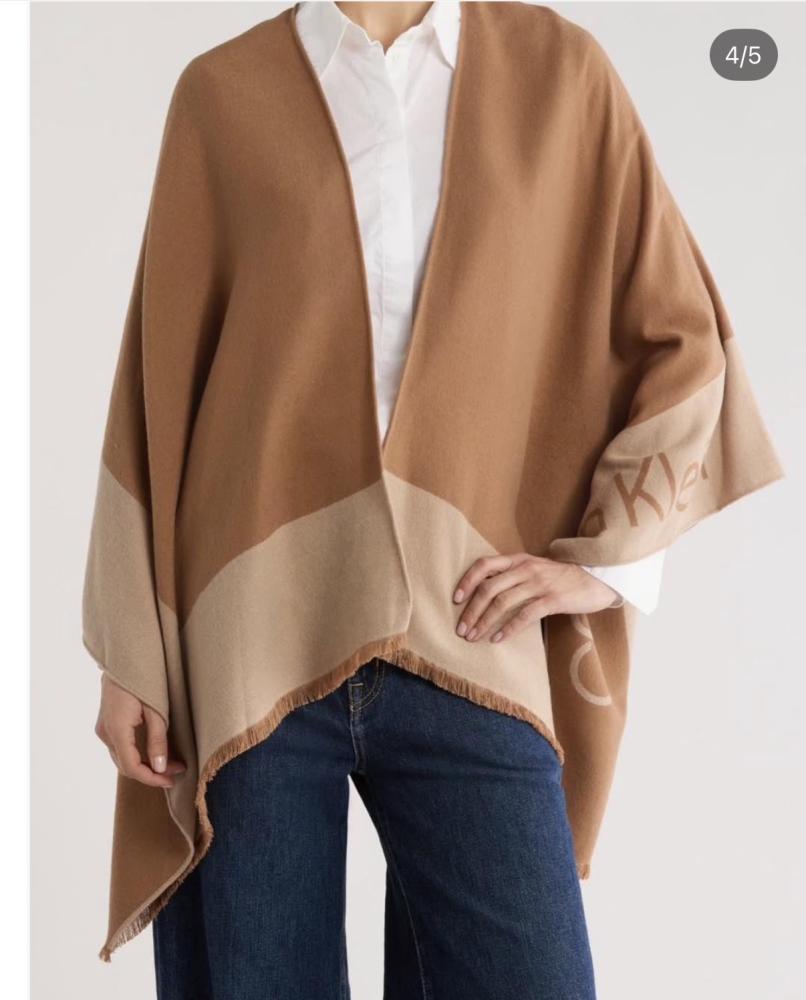 شال من Calvin Klein