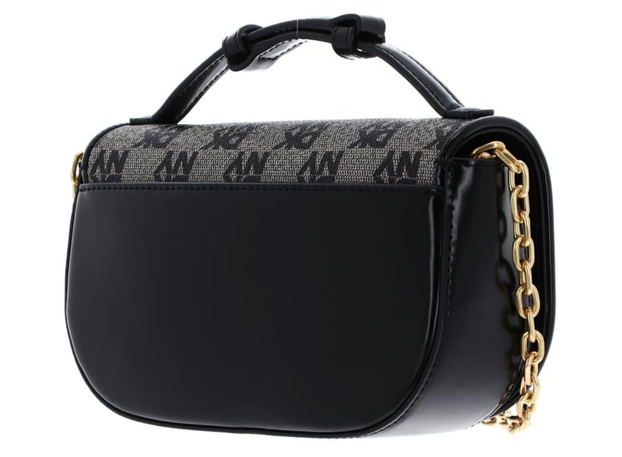 حقيبة من DKNY