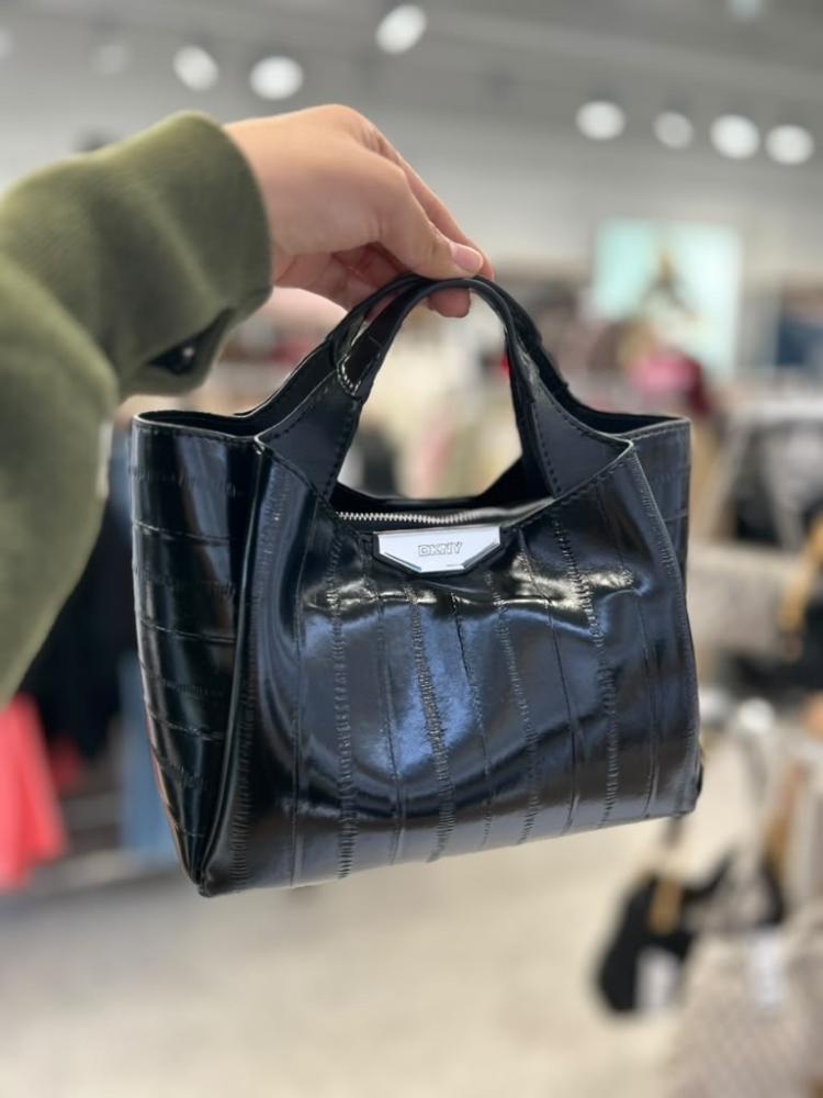 حقيبة من Dkny