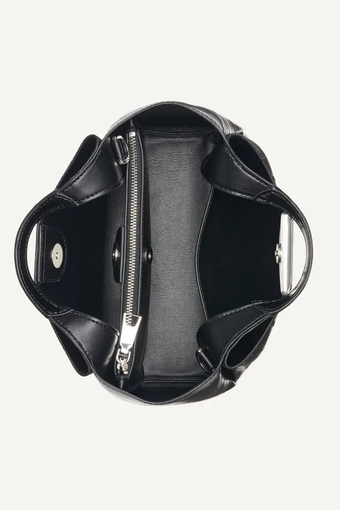 حقيبة من Dkny