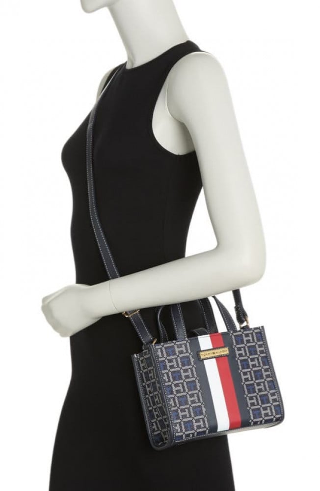 حقيبة من Tommy Hilfiger