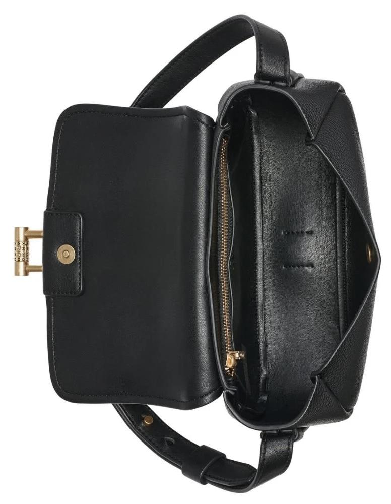 حقيبة من DKNY